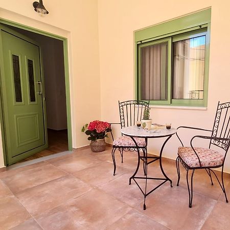 Aegina Yannis Guest House מראה חיצוני תמונה